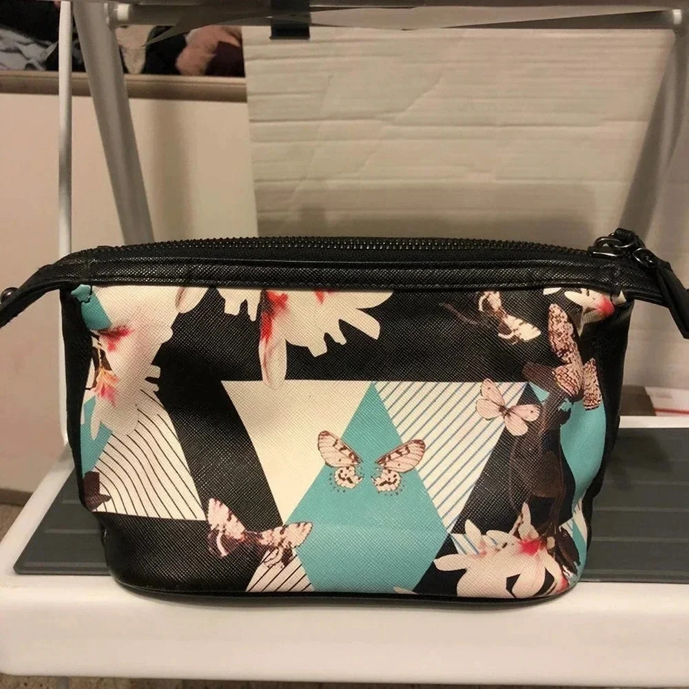 Beautiful Floral Butterflies Make up bag